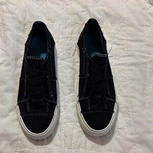 Sleek Black Women's Sneakers